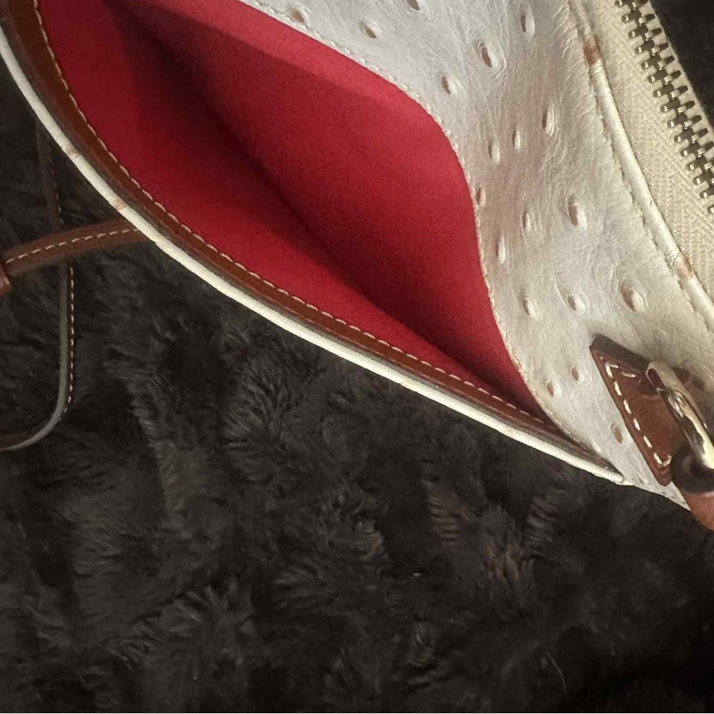 Dooney & Bourke Cream Ostrich Set Triple Zip Crossbody Leather Bag & Wristlet - Picture 7 of 10